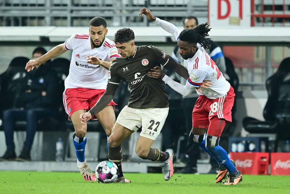  法甲保级大战混沌，五支球队深陷泥潭混战  