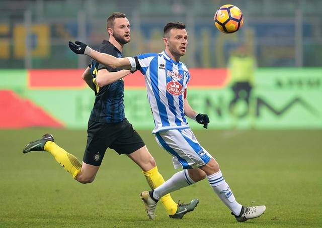  佛罗伦萨租借巴萨边锋德斯特，含买断条款  